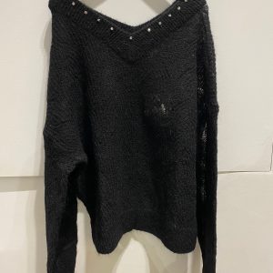Maglia Twinset con Dettagli in Pietra sullo Scollo a V