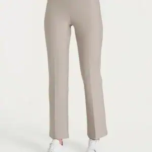 Pantalone Lungo da Donna con Gamba Scampanata Ragno