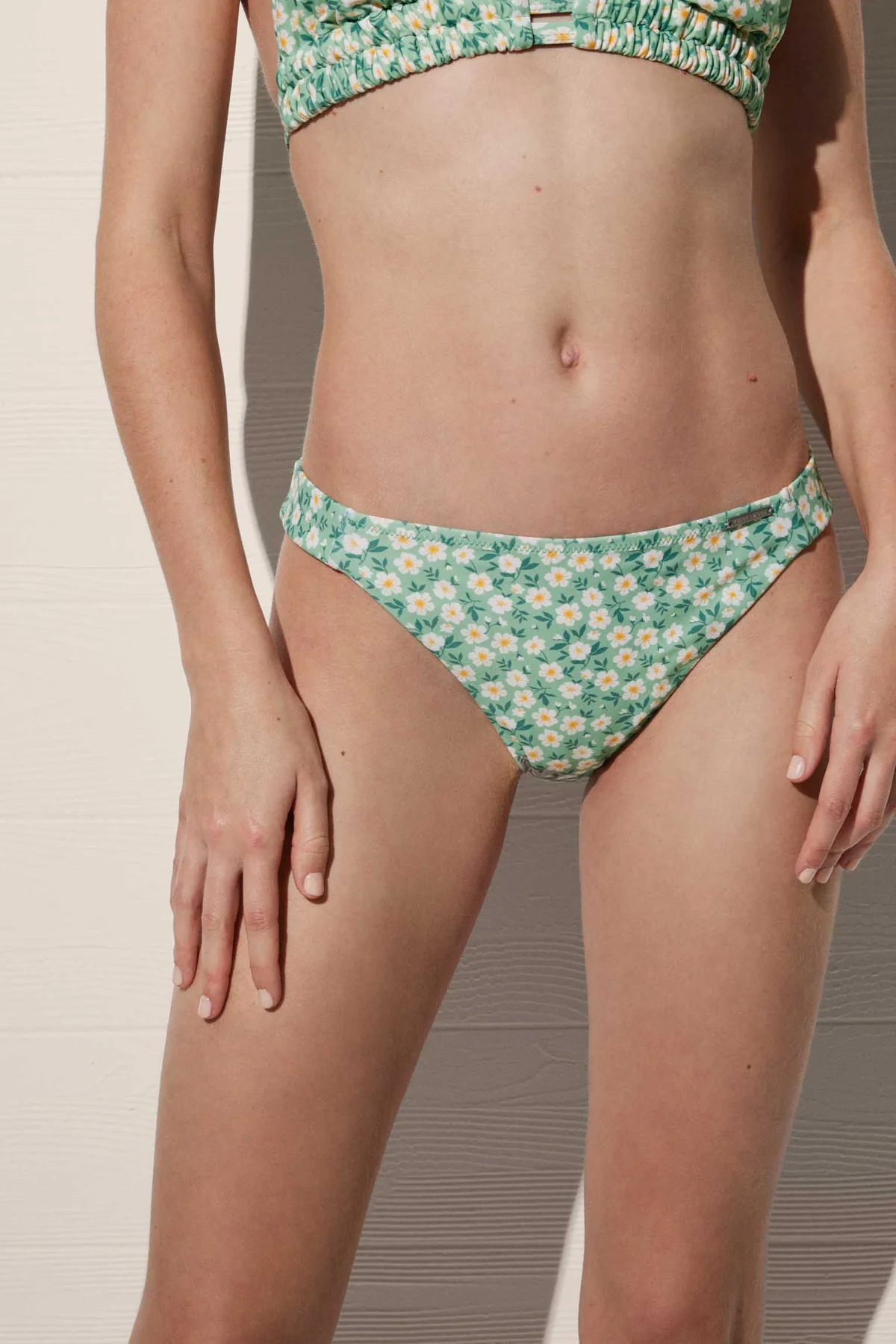 Bikini a triangolo - immagine 6