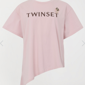 T-Shirt Twinset Rosa Asimmetrica con Logo e Dettaglio Fiore