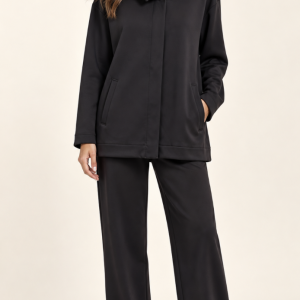 Tuta donna Mary Home nera con cappuccio e dettagli dorati